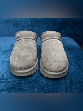 UGG Classic Slippers Womens size 7 Suede Wool Warm Cozy Shoes 1108193 GREY EUC